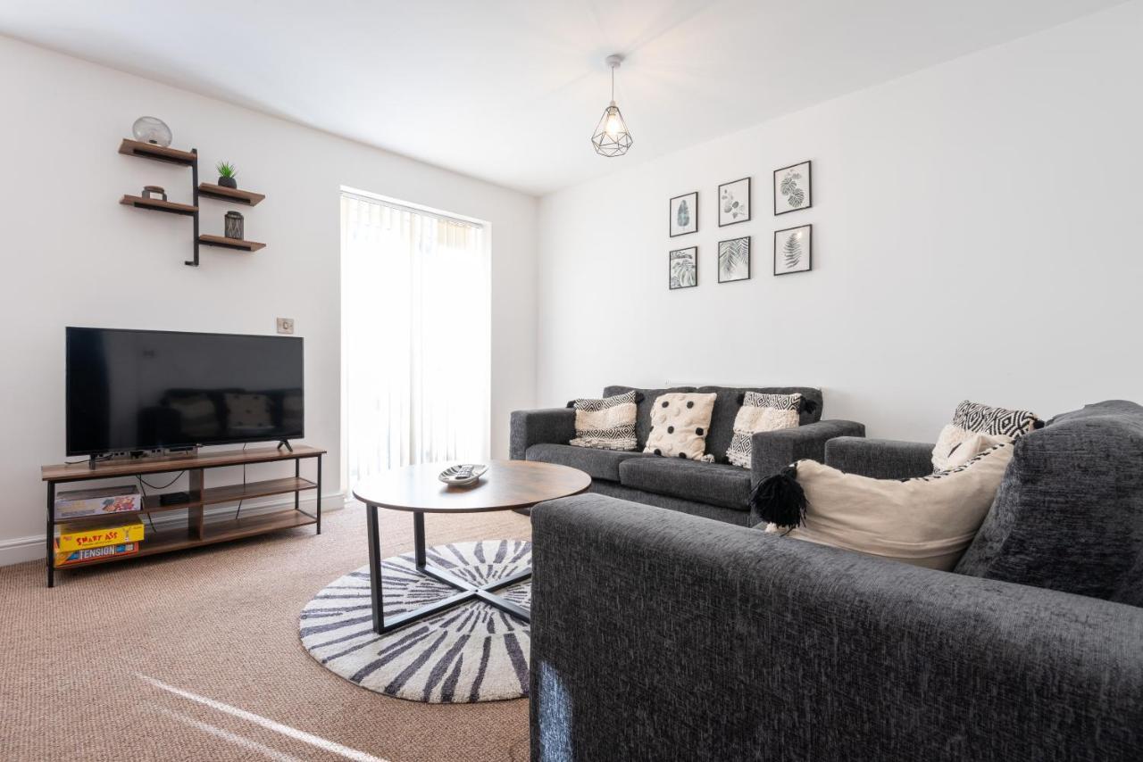 Parking - Spacious - Smart Tv - Self Checkin - Garden - King Derby Exteriör bild