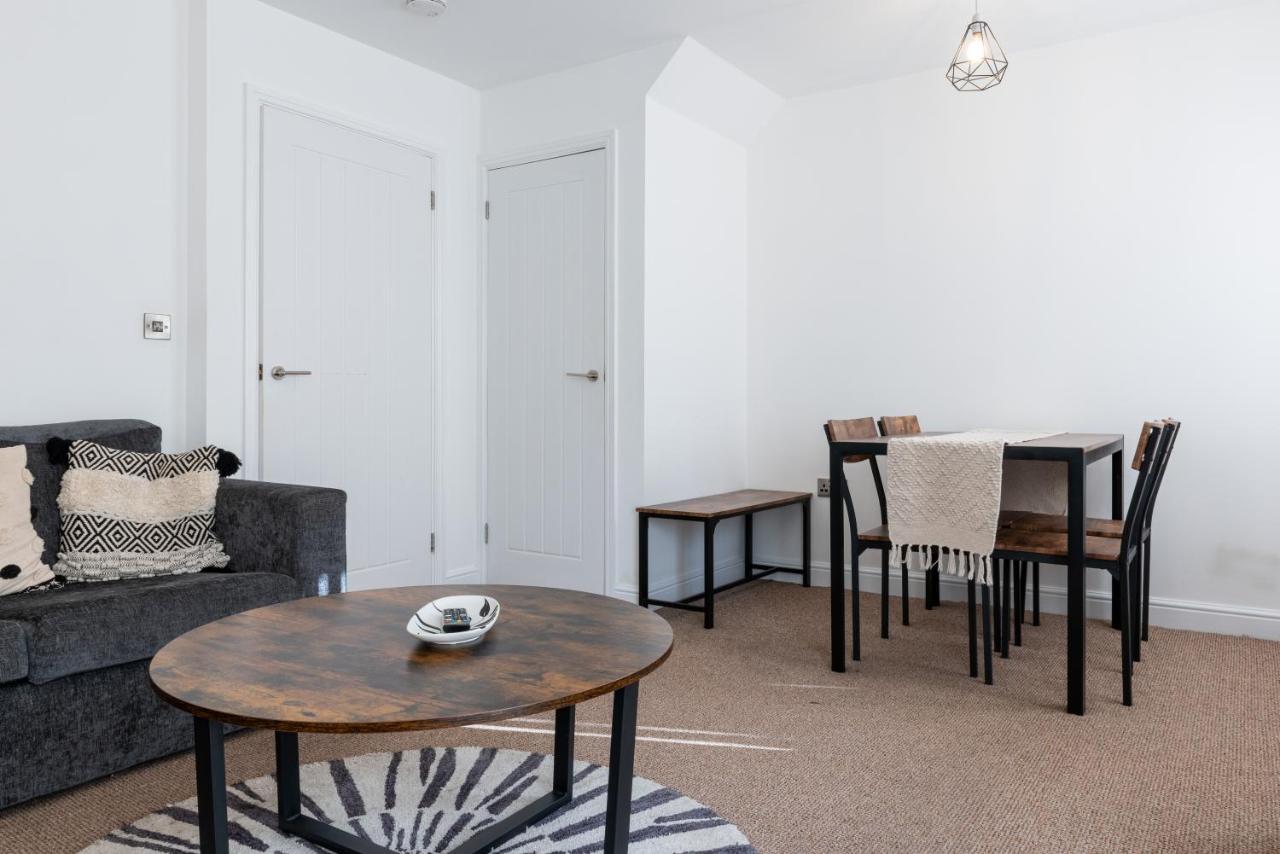 Parking - Spacious - Smart Tv - Self Checkin - Garden - King Derby Exteriör bild