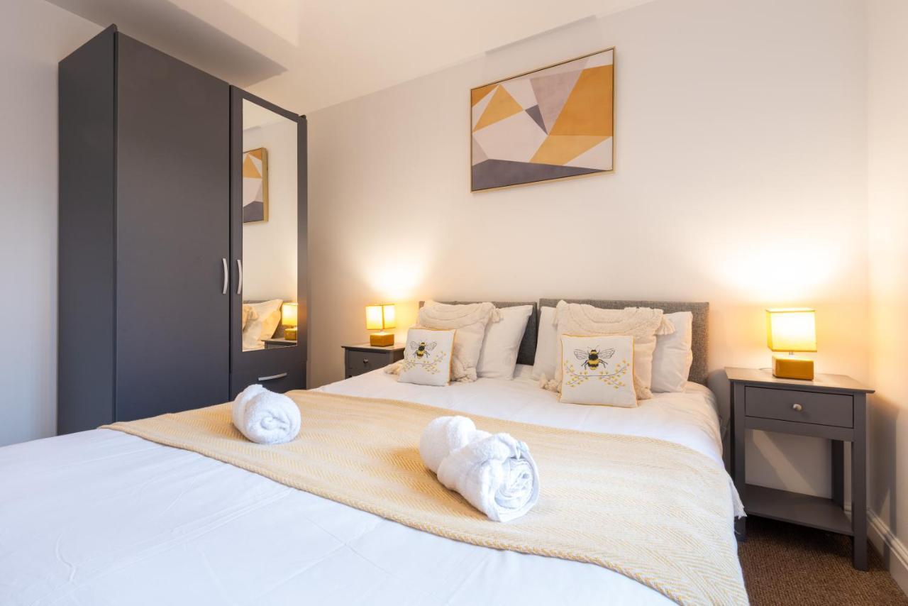 Parking - Spacious - Smart Tv - Self Checkin - Garden - King Derby Exteriör bild