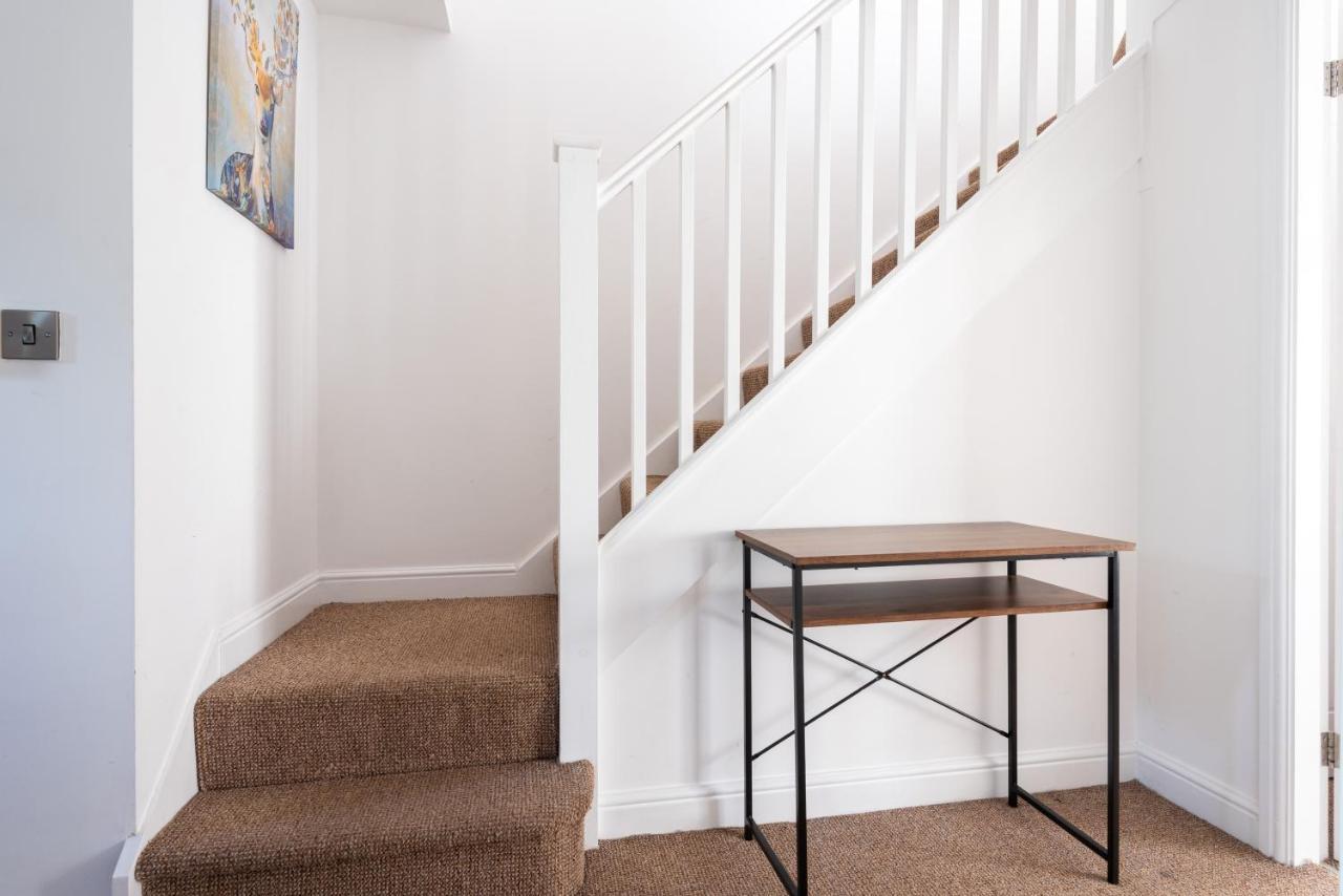 Parking - Spacious - Smart Tv - Self Checkin - Garden - King Derby Exteriör bild